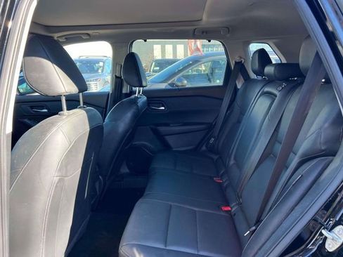 Used 2023 Nissan Rogue SV w/ SV Premium Package image 9