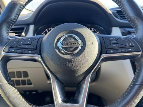 Used 2018 Nissan Rogue Sport SL image 16