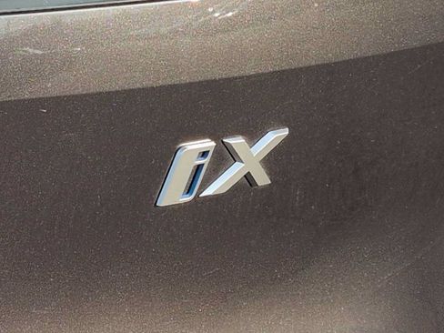 Used 2024 BMW iX xDrive50 w/ Premium Package AWD/4WD image 13