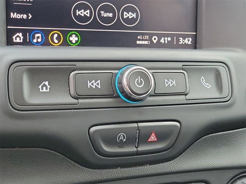 Used 2022 GMC Terrain SLE image 27