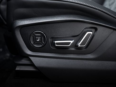 New 2026 Audi SQ7 Prestige image 15