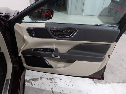 Used 2020 Lincoln Continental Reserve FWD image 27