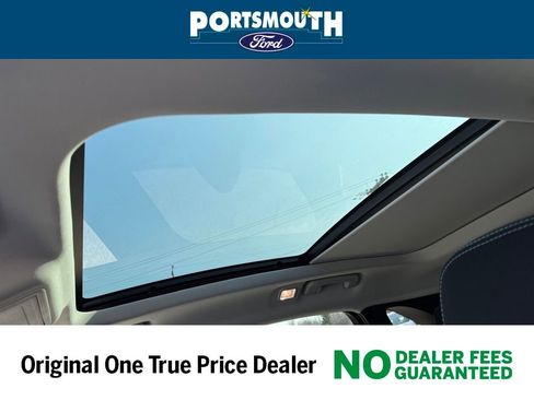 Used 2025 Ford Escape Active w/ Active Premium Tech Pack image 8