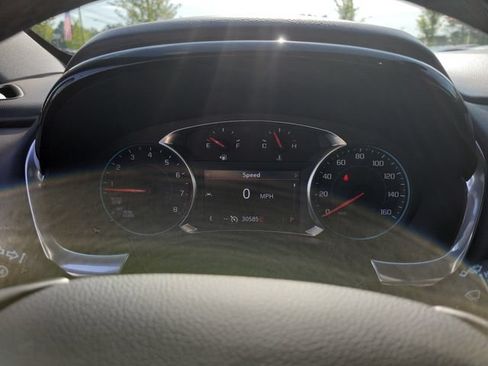 Used 2023 Chevrolet Traverse LT w/ Rear Camera Mirror Package FWD image 32