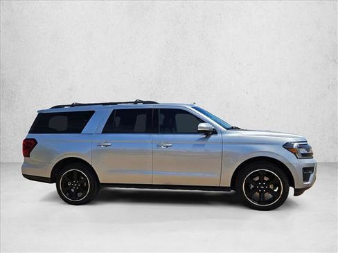 Used 2023 Ford Expedition Max Limited image 4