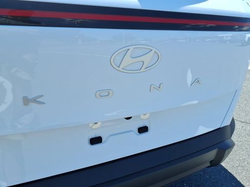 Used 2024 Hyundai Kona SEL w/ Convenience Package FWD image 7