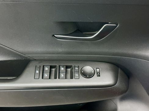 Used 2025 Hyundai Kona SEL image 15