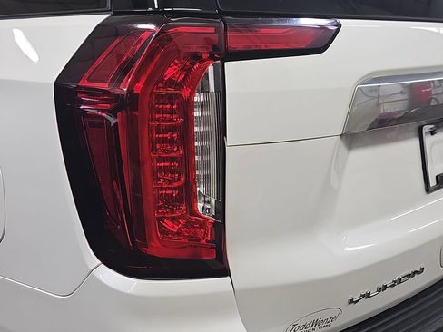 Used 2022 GMC Yukon XL Denali w/ Denali Ultimate Package AWD/4WD image 42