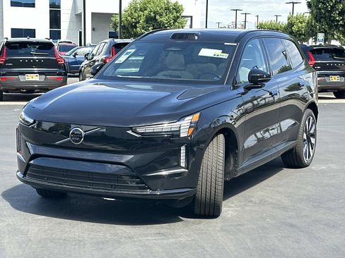 New 2025 Volvo EX90 Ultra w/ Protection Package Premier image 6