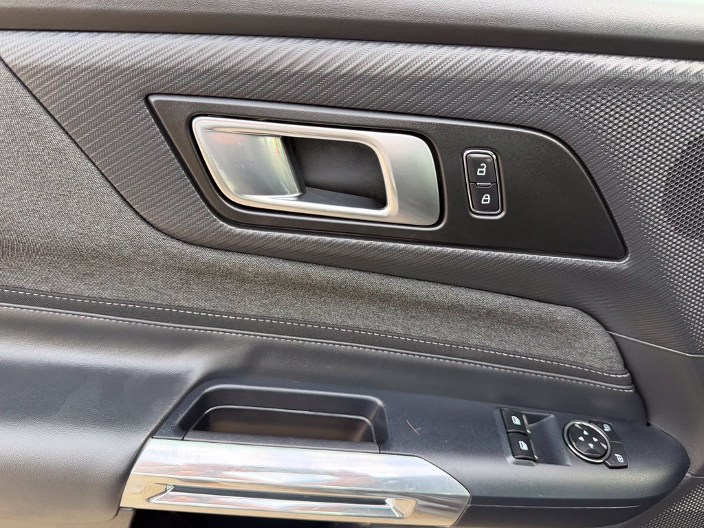 Used 2025 Ford Mustang GT RWD image 21