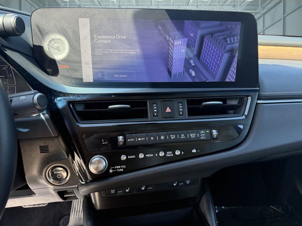 Used 2024 Lexus ES 300h w/ Premium Package FWD image 12
