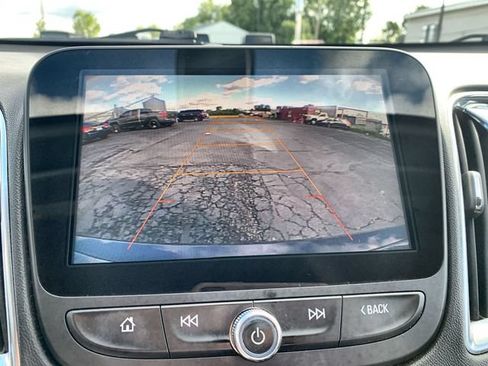 Used 2016 Chevrolet Malibu LT w/ Leather Package FWD image 14
