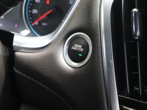 Used 2023 Chevrolet Traverse LT FWD image 27