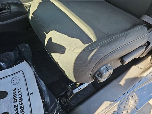 Used 2022 Jeep Gladiator Sport AWD/4WD image 29