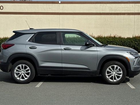 Used 2026 Chevrolet TrailBlazer LS w/ LS Convenience Package image 3