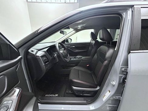 Certified 2025 Nissan Rogue SV AWD/4WD image 10