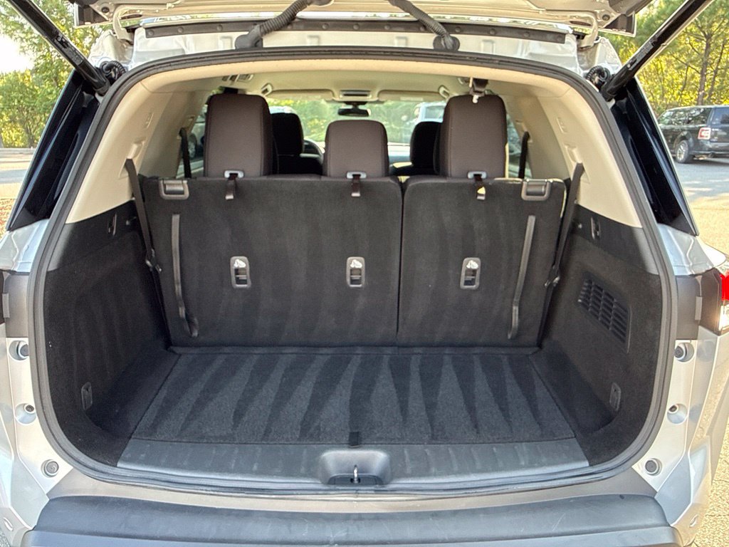 Used 2025 Nissan Pathfinder SV FWD image 37