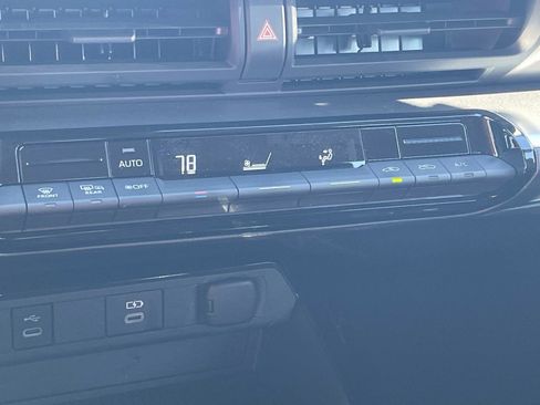 Used 2024 Toyota Prius LE image 16