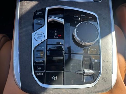 Used 2023 BMW X7 xDrive40i w/ M Sport Package image 34