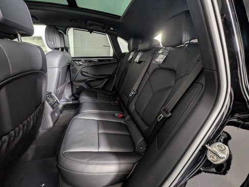 New 2026 Porsche Macan image 22