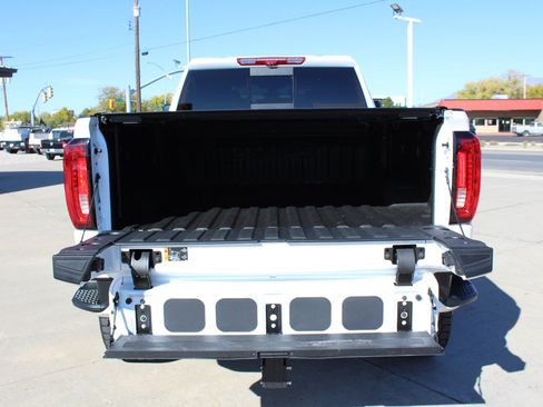 Used 2022 GMC Sierra 3500 Denali w/ Denali Ultimate Package image 6