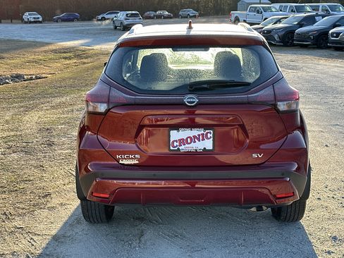 Used 2022 Nissan Kicks SV image 6