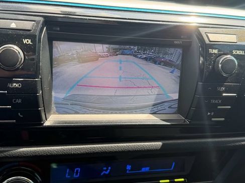 Used 2016 Toyota Corolla S FWD image 17