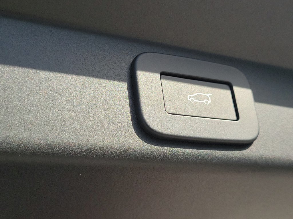 New 2027 Land Rover Range Rover Sport SE AWD/4WD image 12
