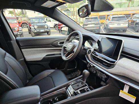 New 2026 Jeep Compass Latitude image 26