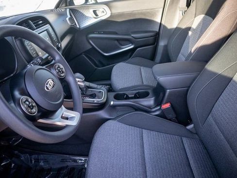 Used 2021 Kia Soul S image 9