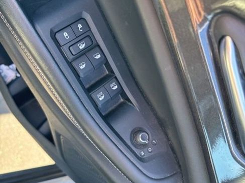 Used 2023 Jeep Grand Cherokee Altitude image 7