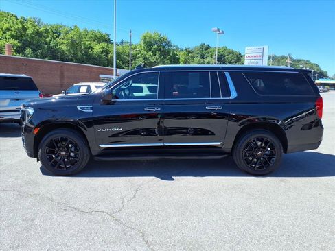 Used 2023 GMC Yukon XL SLT AWD/4WD image 7