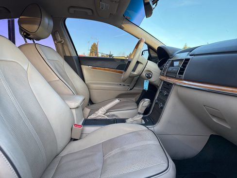 Used 2012 Lincoln MKZ image 16