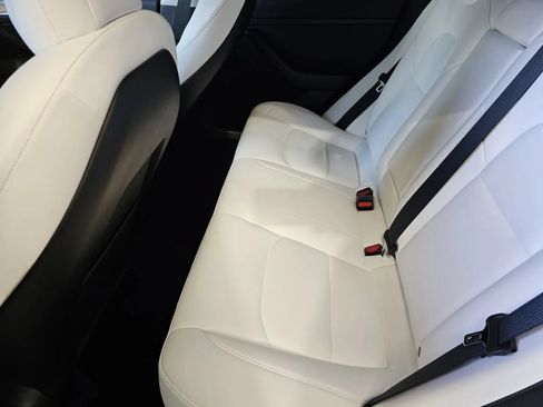 Used 2021 Tesla Model 3 Standard Range Plus RWD image 12