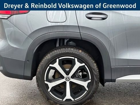 New 2026 Volkswagen Tiguan SE image 9