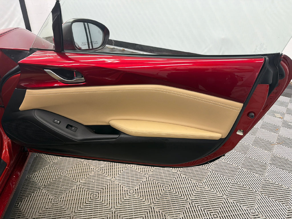 Used 2020 MAZDA MX-5 Miata RF Grand Touring RWD image 14
