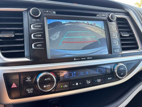 Used 2017 Toyota Highlander XLE w/ Carpet Mat Package AWD/4WD image 27