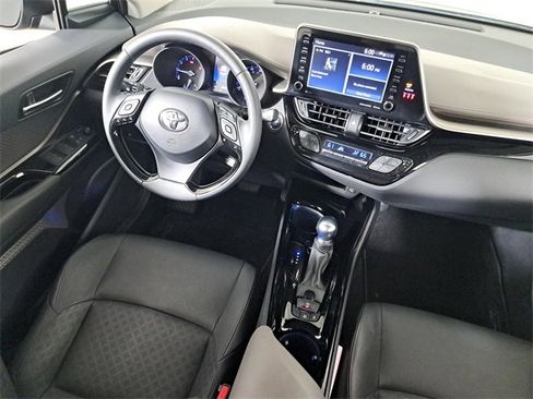 Used 2022 Toyota C-HR Limited image 15