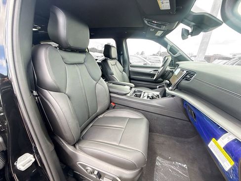New 2026 Jeep Grand Wagoneer 2WD image 32