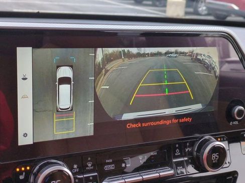 Used 2023 Toyota Highlander Platinum image 13