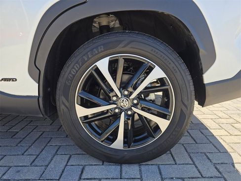 Used 2023 Toyota Corolla Cross SE w/ Convenience Package image 20