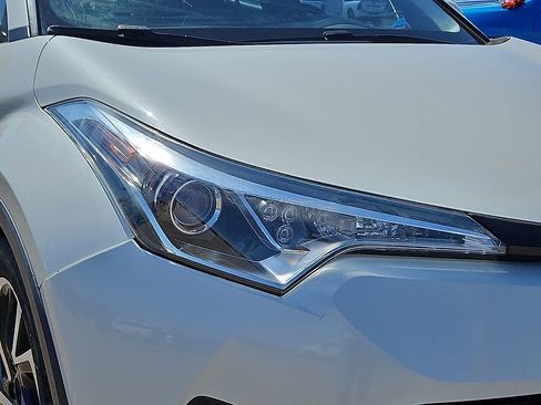 Used 2018 Toyota C-HR XLE image 6