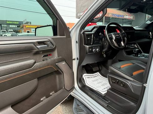Used 2024 GMC Sierra 1500 AT4 w/ Technology Package AWD/4WD image 25