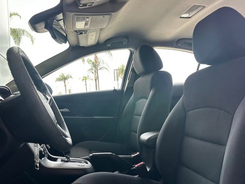 Used 2015 Chevrolet Cruze LT image 21