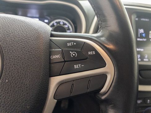 Used 2016 Jeep Cherokee Limited w/ Luxury Group image 20