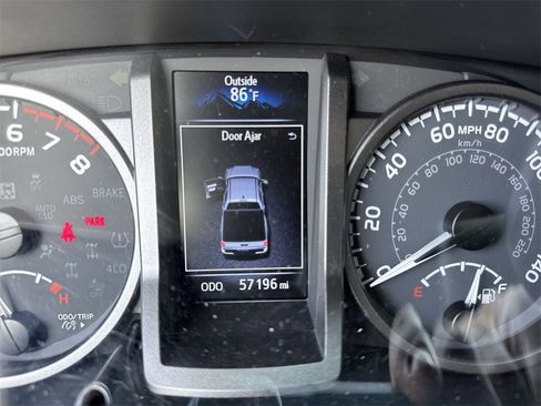 Used 2022 Toyota Tacoma TRD Off-Road image 18