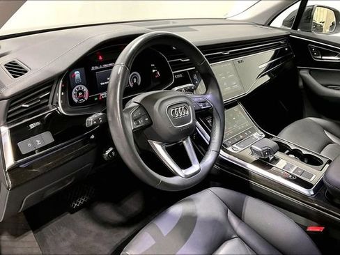 Used 2023 Audi Q7 2.0T Premium w/ Towing Package AWD/4WD image 7