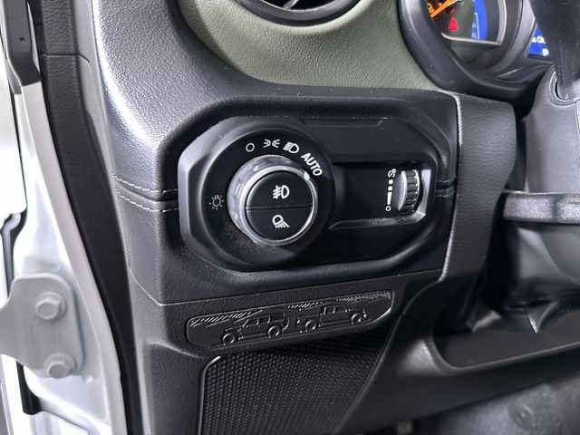 Used 2024 Jeep Gladiator Mojave w/ Convenience Group AWD/4WD image 18