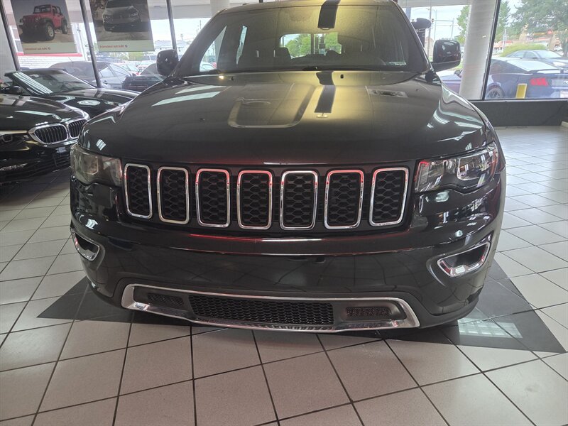 Used 2018 Jeep Grand Cherokee Laredo AWD/4WD image 5