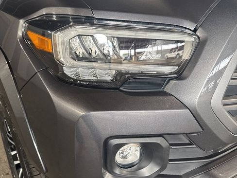 Used 2021 Toyota Tacoma TRD Sport image 14